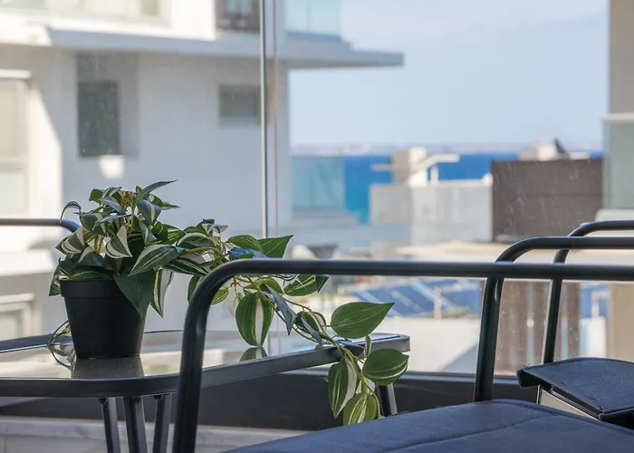 Mackenzie Signature In *