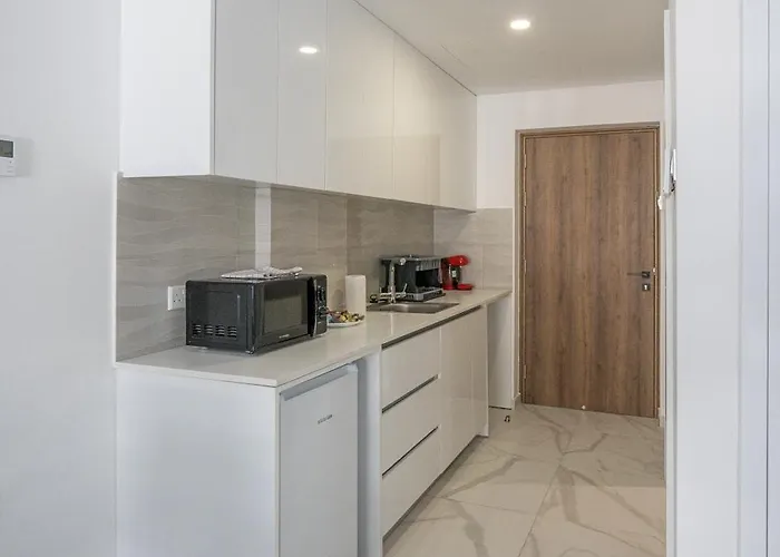 Seaview Urban In Mackenzie Apartment Larnaka